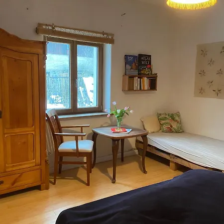 Homestay In Goldenbaum Mitten Im Nationalpark Carpin